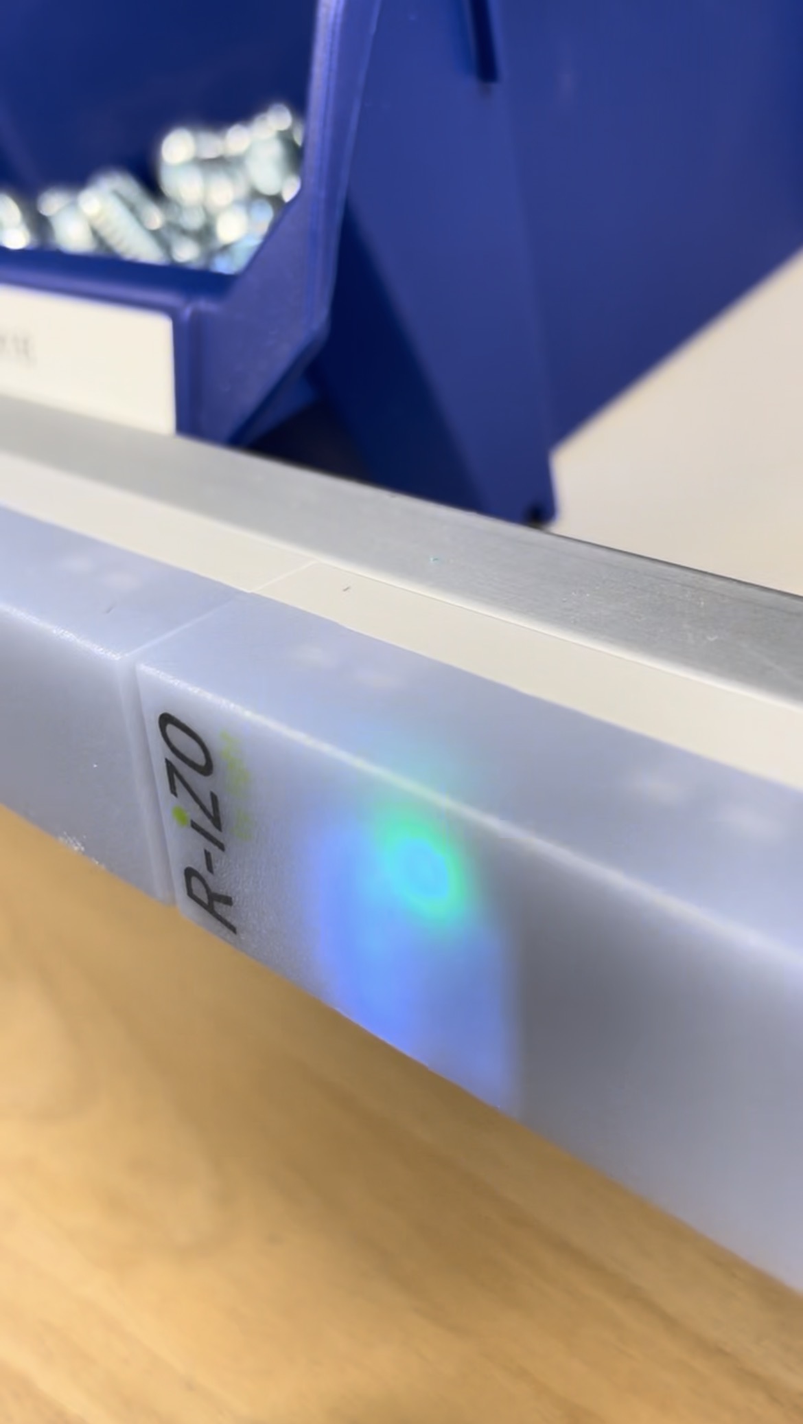 R.IZO Pick-by-Light System in Aktion